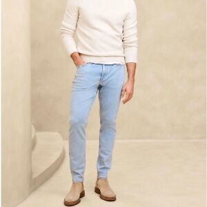 NWT - Banana Republic Travel Jeans